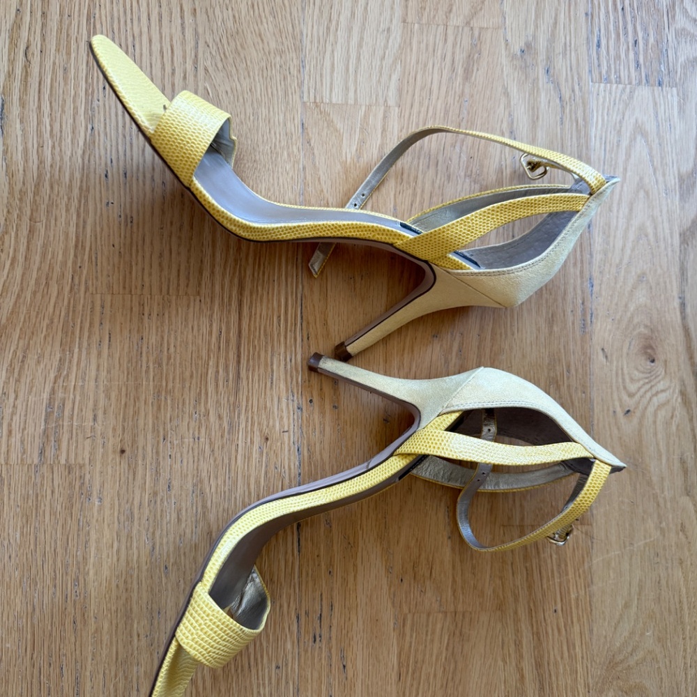 White House Black Market size 9 Yellow Heels - Picture 4 of 5